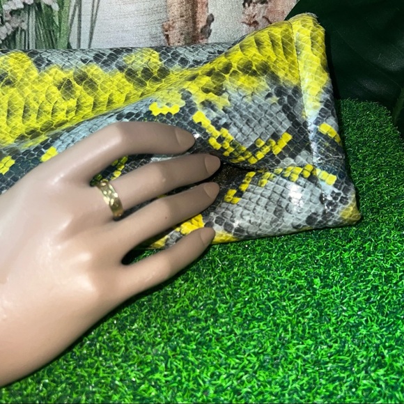 Snake Print Jacket - Picture 15 of 16